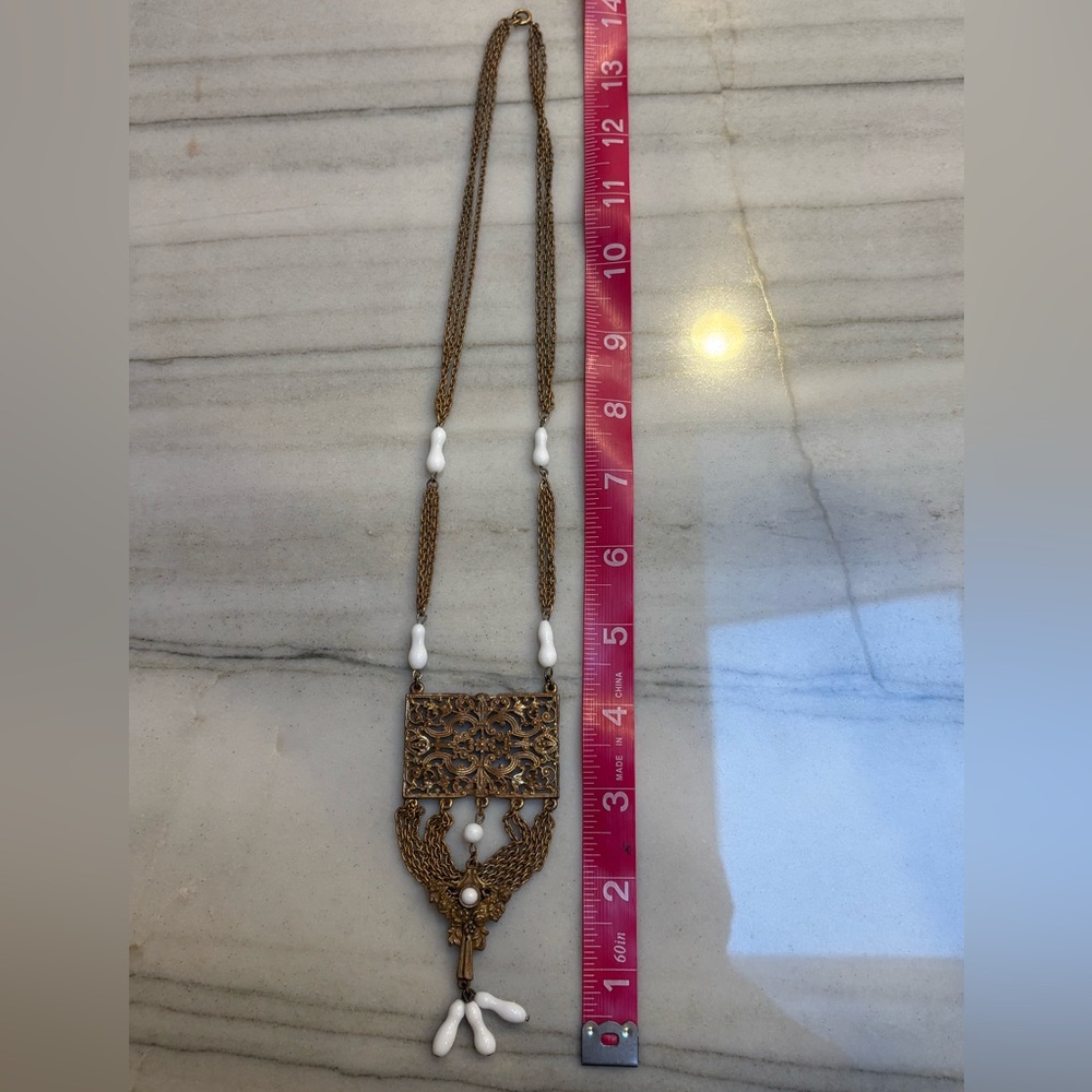 Vintage Czech Glads and Gold Toned Brass Necklace - Picture 6 of 7